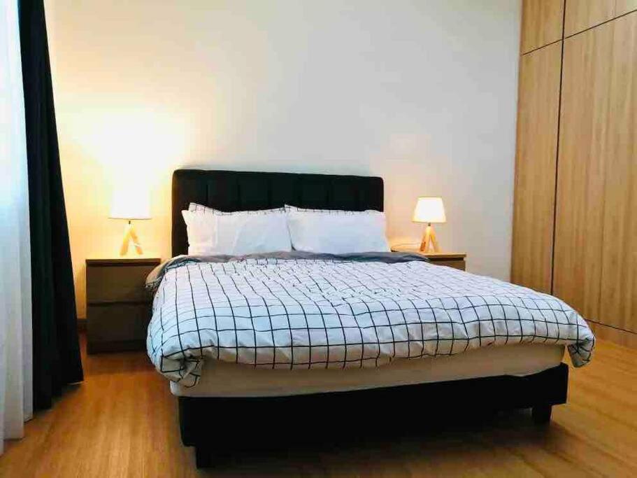 Sarang - Landed House With 3 Bed