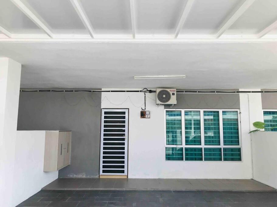 Sarang - Landed House With 3 Bed * Ipoh